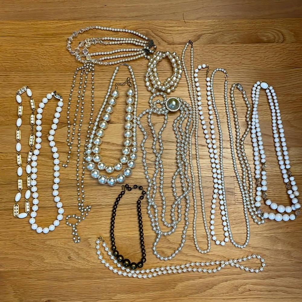 Vintage Pearl Necklace Lot